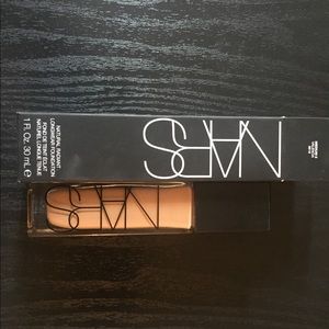 NARS natural radiant long wear foundation